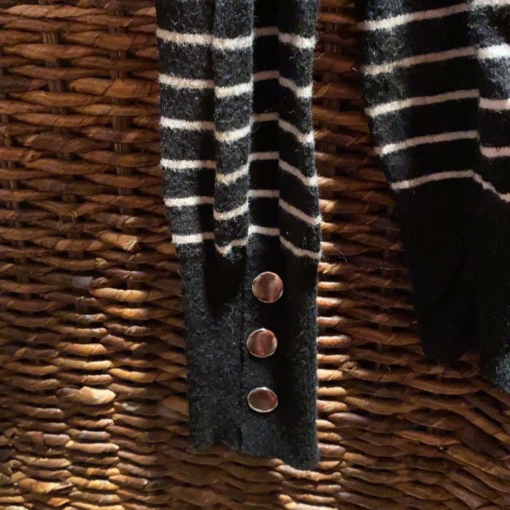 Sweater - Picture 3 of 4